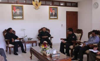 AUDIENSI BAWASLU PROVINSI BALI DENGAN GUBERNUR PROVINSI BALI
