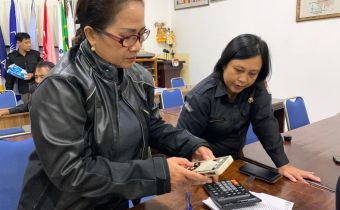 Sampai Dini Hari, Bawaslu Se-Bali Awasi Melekat Penyerahan Syarat Dukungan Perseorangan