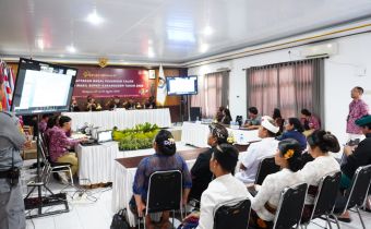 Hari Pertama Pendaftaran Bakal Calon Bupati dan Wakil Bupati, Jajaran Bawaslu di Karangasem Lakukan Pengawasan.