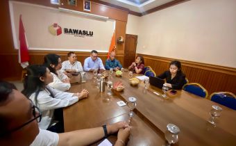 Dorong Bawaslu Denpasar Aktualisasi Arsip dalam Buku Penyelesaian Sengketa Pemilu untuk Memperkuat Demokrasi Masa Depan