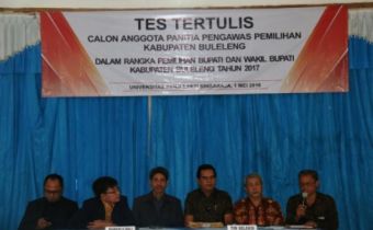 PELAKSANAAN TES TERTULIS CALON ANGGOTA PANITIA PENGAWAS PEMILIHAN KABUPATEN BULELENG