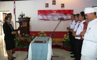PELANTIKAN DAN PEMBEKALAN PANITIA PENGAWAS PEMILIHAN KECAMATAN SE-KABUPATEN BULELENG OLEH PANWAS KAB BULELENG