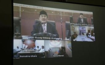 PEMBACAAN PUTUSAN SIDANG DKPP TERKAIT LAPORAN PANWAS KABUPATEN KARANGASEM