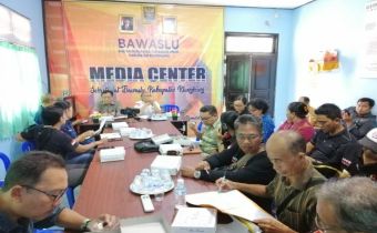 Rapat Patroli Pengawasan Anti Politik Uang pada Masa tenang Pemilu 2019 sekaligus Persiapan Pengawasan Pemungutan &amp; Perhitungan Suara serta Rekapitulasi Hasil Suara Pemilu 2019