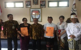  Rapat Pleno Penetapan Pasangan Calon Bupati dan Wakil Bupati Gianyar Tahun 2018