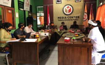 Kasek Bawaslu Bali menghadiri Rapat pembahasan Revisi Anggaran terkait Penyesuaian Rencana Kerja Anggaran Pengawasan Penyelenggaraan Tahapan Pemilihan Serentak Lanjutan Tahun 2020