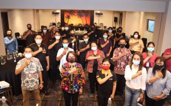 Panwas Kecamatan harus melaksanakan tugas dan wewenang sesuai dengan Peraturan Perundang - Undangan serta perlu adanya Sinergi yg baik antara Komisioner dengan Sekretariat