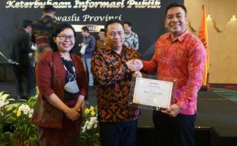 Bawaslu Bali Kembali Raih Penghargaan Keterbukaan Informasi Publik Dengan Predikat Informatif