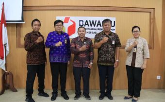 Terima Visitasi KI Bali, Bawaslu Bali Nyatakan Kesiapannya Ikuti Pemeringkatan Desember Mendatang