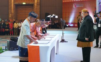 Lantik Anggota Bawaslu Kabupaten/Kota 2023-2028, Bagja Minta Jaga Kualitas Demokrasi