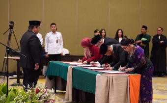 Tok ! Bagja Resmi Melantik 72 Anggota Bawaslu dari 28 Provinsi.