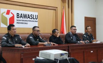 Dokumentasi rapat perdana pembahasan renstra