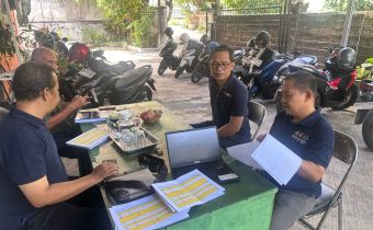 Supervisi dan monitoring Anggota Bawaslu Bali Gede Sutrawan di Bawaslu Buleleng