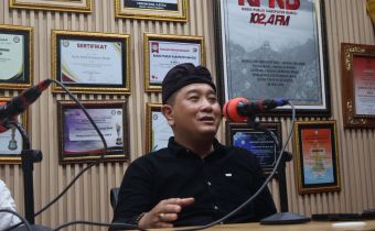 I Putu Agus Tirta Suguna saat menjadi narasumber dalam siaran Radio Publik Kabupaten Bangli (RPKB)
