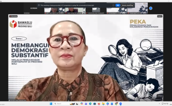 Kordiv P2H Bawaslu Bali saat membahas kualitas demokrasi di tengah perdebatan perubahan sistem pemilu, dalam agenda PEKA secara daring, Jumat (20/02/2026)