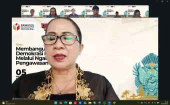 Koordinator Divisi P2H Bawaslu Bali, Ketut Ariyani saat Diskusi Publik dengan Mahasiswa dalam pembahasan politik uang, Kamis (5/3/2026).