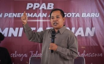 Anggota Bawaslu Bali Gede Sutrawan menjadi narasumber dalam kegiatan Pekan Penerimaan Anggota Baru (PPAB) yang diselenggarakan oleh DPC GMNI Tabanan 