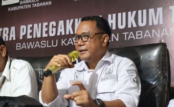 Kepala Sekretariat Bawaslu Bali, Ida Bagus Putu Adinatha saat monitoring Kelembagaan di Bawaslu Tabanan, Rabu (29/4/2026).