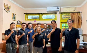 Anggota Bawaslu Bali, Gede Sutrawan saat sedang uji literasi dalam konsolidasi demokrasi bersama Mahasiswa, Kamis (9/4/2026)