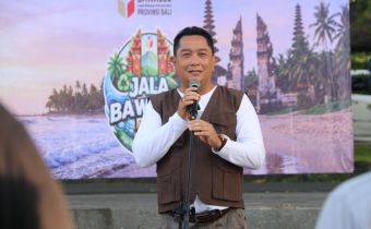 Ketua Bawaslu Bali, I Putu Agus Tirta Suguna saat memberikan arahan dalam launching program Jala Bali di Klungkung, Jumat (10/4/2026)