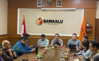 Diskusi dampak KUHP dan KUHAP terhadap arah penegakan hukum pemilu di Denpasar, Selasa (5/5/2026).