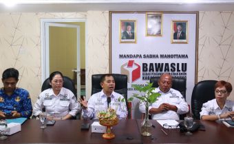 Kordiv HPS Bawaslu Bali, Gede Sutrawan saat hadiri peresmian komunitas digital dan rapat kehumasan di Bawaslu Klungkung, Rabu (20/5/2026).