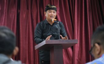 Ketua Bawaslu Bali, I Putu Agus Tirta Suguna menjadi pembicara dalam kegiatan Focus Group Discussion yang digelar Polda Bali