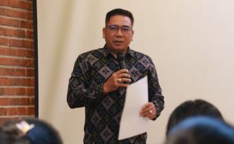 Koordinator Penanganan Pelanggaran Data dan Informasi Bawaslu Provinsi Bali, I Wayan Wirka memberikan arahan dalam program Pendidikan Pengawas Partisipatif (P2P) Kabupaten Tabanan