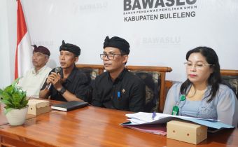 Rapat Pengelolaan BMN dan BMD yang digelar Bawaslu Kabupaten Buleleng 