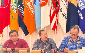 Anggota Bawaslu, Gede Sutrawan langsung menyoroti tantangan krusial di lapangan serta mengajukan gagasan progresif demi menjaga objektivitas penegakan hukum pemilu di Bali, Jumat (17/7/2026).