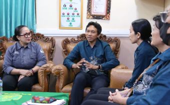 Bawaslu Bali membuka dialog bersama para guru SMA (SLUA) Saraswati 1 Denpasar untuk menghimpun pandangan, kritik, dan harapan terhadap pelaksanaan demokrasi di Indonesia