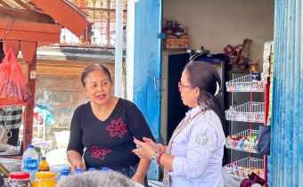 Kordiv P2H Bawaslu Bali, Ketut Ariyani saat lakukan konsolidasi demokrasi bersama UMKM di Buleleng, Rabu (2/9/2026)