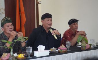 Ketua Bawaslu Bali, I Putu Agus Tirta Suguna dalam agendanya monitoring dan evaluasi di Bawaslu Jembrana, Kamis (3/9/2026)