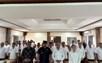 Anggota Bawaslu Bali, I Wayan Wirka saat menghadiri kegiatan PEDESTAL (Pemerintah Desa yang Netral) di Desa Kuwum, Kecamatan Mengwi, Rabu (9/9/2026).