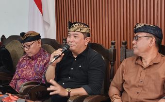 Rapat Fasilitasi Pembinaan dan Penguatan Kelembagaan yang berlangsung di Kantor Bawaslu Kabupaten Karangasem