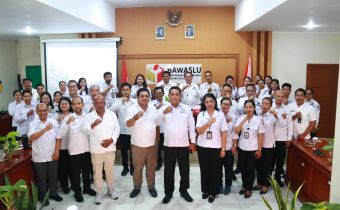 Rapat Pembinaan dan Pengelolaan Ketatausahaan dan Kearsipan di Kantor Sekretariat Bawaslu Provinsi Bali