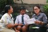 Koordinator Divisi Pencegahan, Partisipasi Masyarakat dan Hubungan Masyarakat Bawaslu Bali, Ketut Ariyani, saat melakukan uji petik terhadap pemilih disabilitas di kawasan Denpasar