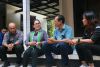 Koordinator Divisi Pencegahan, Partisipasi Masyarakat dan Hubungan Masyarakat Bawaslu Bali, Ketut Ariyani, saat melakukan uji petik terhadap masyarakat yang mengalami perubahan status dari sipil menjadi anggota Polri di kawasan Denpasar